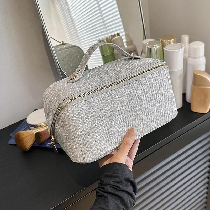 Luna | Stilvolle reisefreundliche Kosmetiktasche