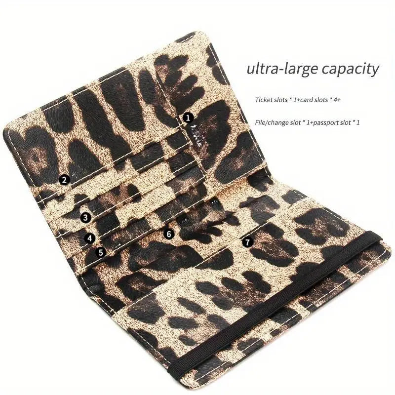 Carly | Leichter Reisepasshalter mit Leopardenmuster Reisebrieftasche