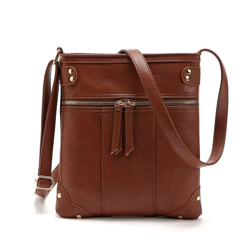 Lana | Leder Schultertasche mit Nieten für Damen