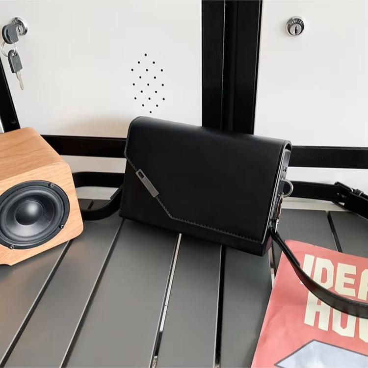 Noah | Einfache Leder Kleine Crossbody Sling Tasche