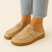 Bequeme Wildleder-Pantoletten für Damen mit Schnallendetail 1