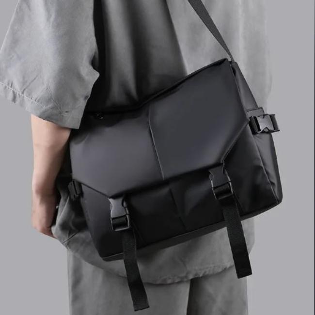 Mason | Wasserfeste Leder Crossbody Messenger Reisetasche