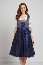 Dirndl Kleid mit Schürze, Spitze und eleganter Mieder Schnürung