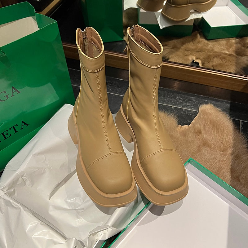 EefjesBoots I Stiefel mit hohem Plateau und breiter Spitze für Damen 2