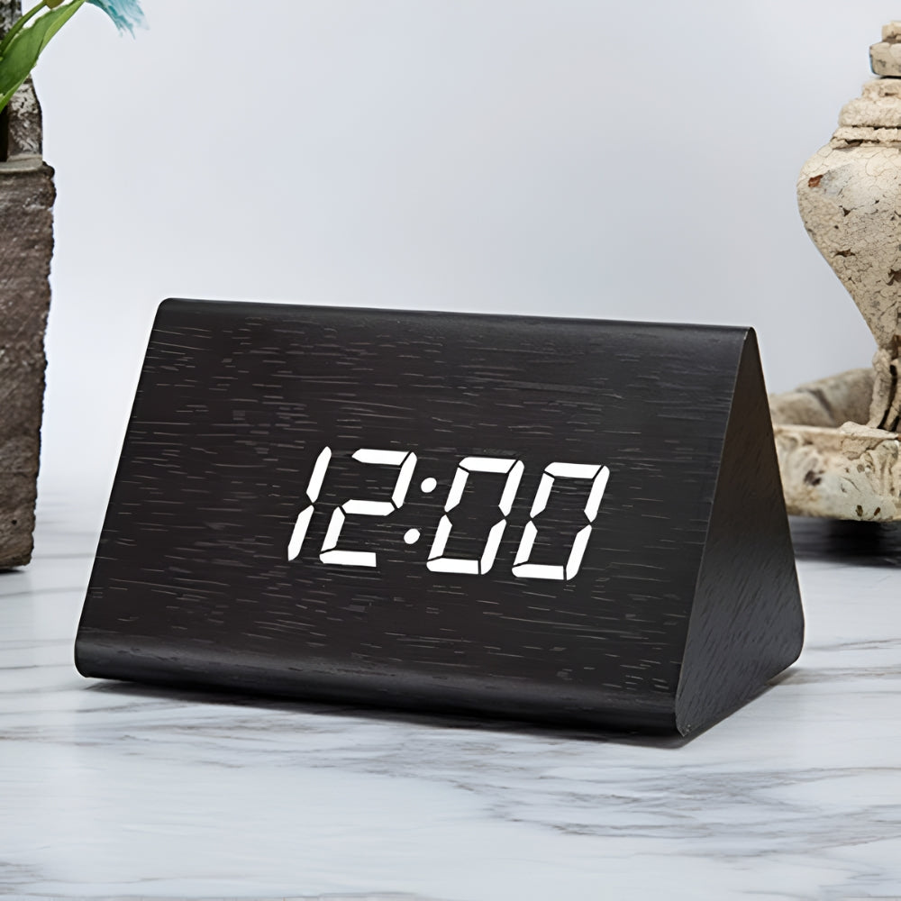 Elora LED-Wecker aus Holz mit Digitalanzeige 6