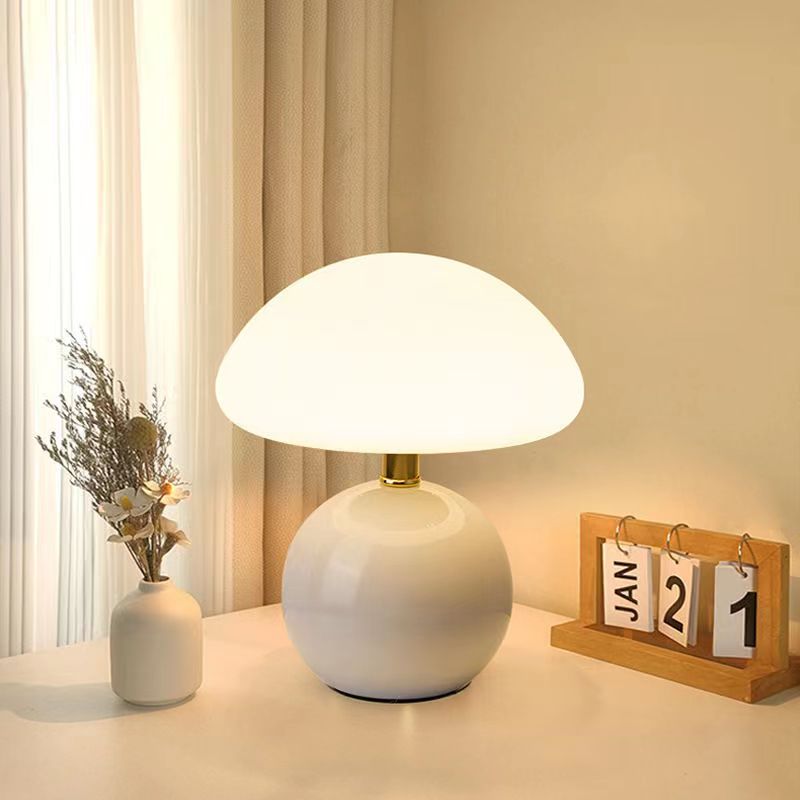 Französische Creme-Pilzlampe 1