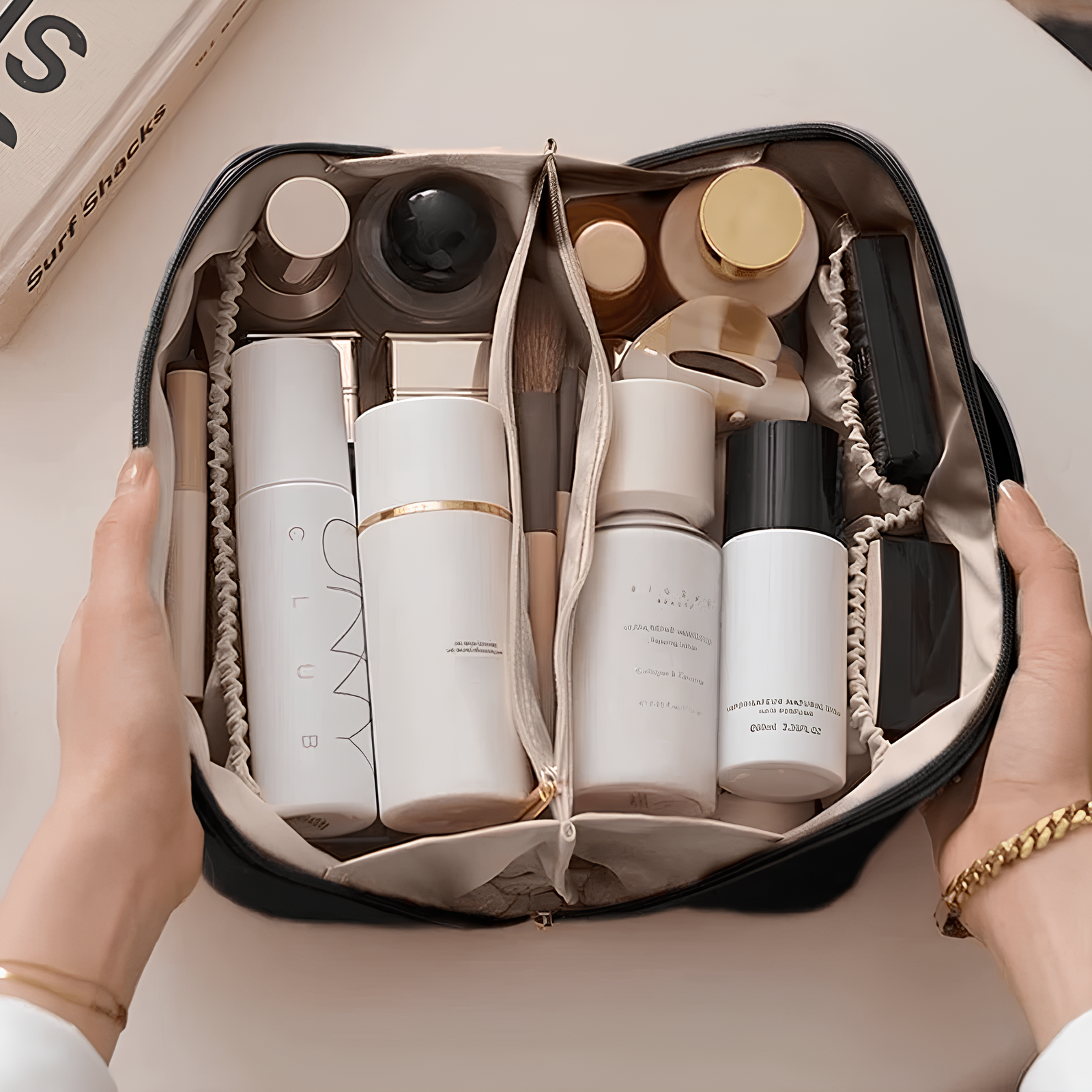 Livia | Schicke und stilvolle Reise-Kosmetik-Clutch