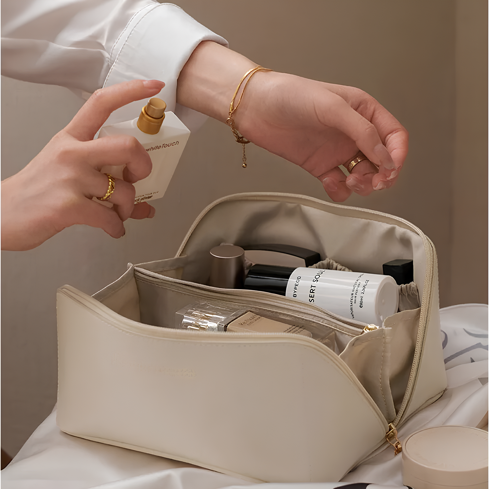 Livia | Schicke und stilvolle Reise-Kosmetik-Clutch