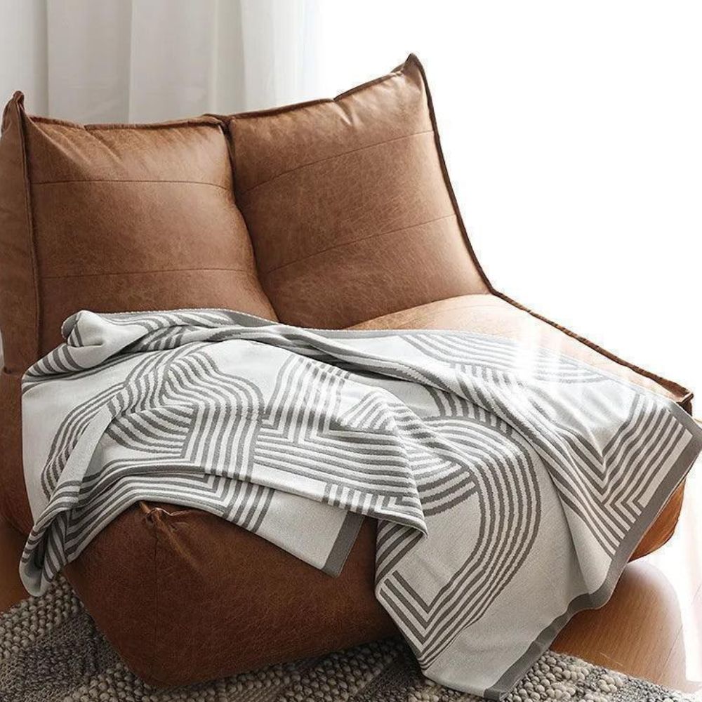 Kuscheldecke für Zuhause mit geometrischem Muster aus hochwertigem Strickstoff 3