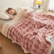 Kuscheldecke mit Diamantmuster für Komfort aus Teddy-Velours und Alpaka-Wolle 3