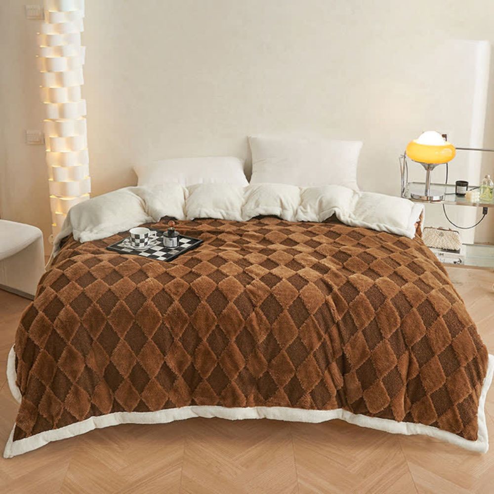 Kuscheldecke mit Diamantmuster für Komfort aus Teddy-Velours und Alpaka-Wolle 5