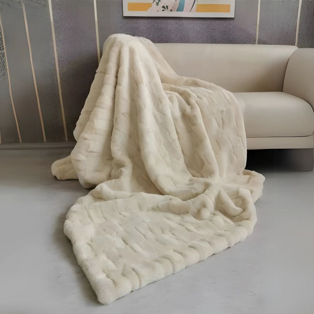 Kuschelige Faux Fur Decke für ultimativen Komfort und Wärme 2