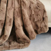 Kuschelige Faux Fur Decke für ultimativen Komfort und Wärme 7