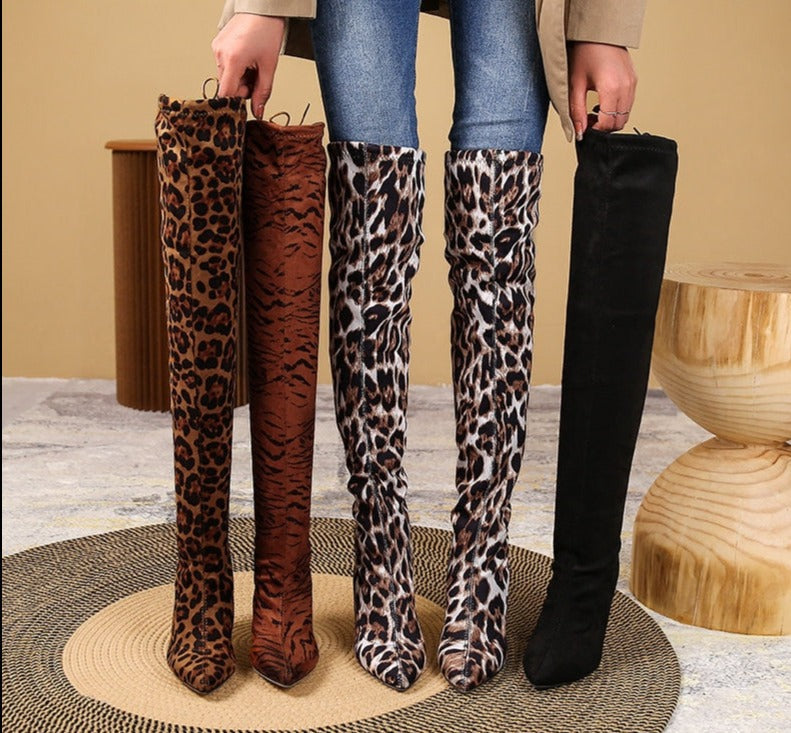 Lea Kniestiefel | Neben Schwarz auch in einzigartigen Animalprints erhältlich 1