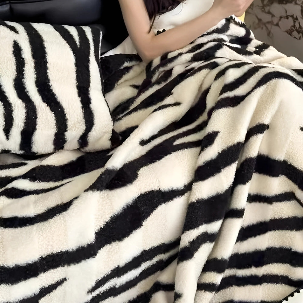 Luxuriöse Zebra Print Fleece Decke für Gemütlichkeit und Stil 3
