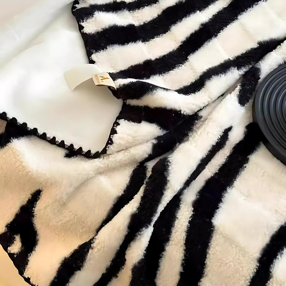 Luxuriöse Zebra Print Fleece Decke für Gemütlichkeit und Stil 4