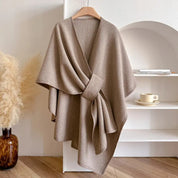 Luxuriöser Poncho-Winddichter Schalmantel 0
