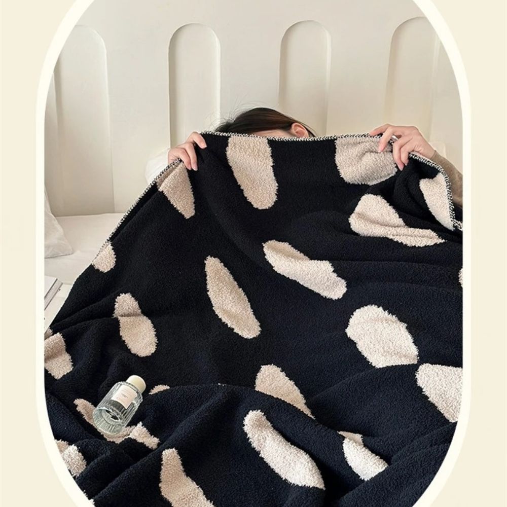 Moderne Fleece Decke für Erwachsene Warm Nylon Wendbar mit Punkten 3