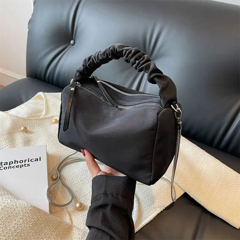 Mila | Cloud Gehäkelt Crossbody Sling Handtasche