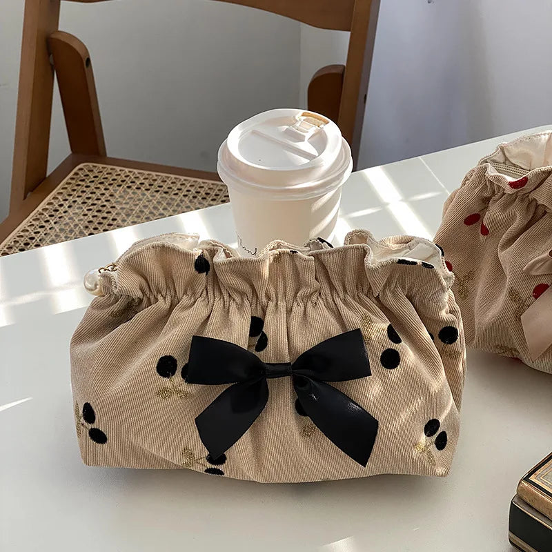 Rosalina | Stilvolle und organisierte Reiseessentials-Tasche