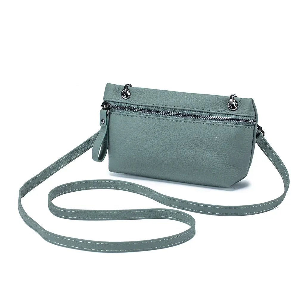 Elena | Kleine kompakte Schultertasche aus Kunstleder