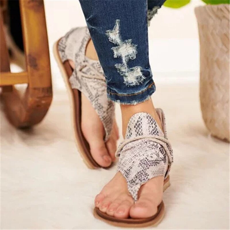 Mia | Leoparden-Sandalen – Modisch & Haltgebend