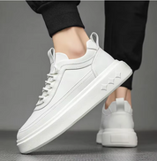 Mikee | Zeitlose Klassische Weiße Sneaker für Männer