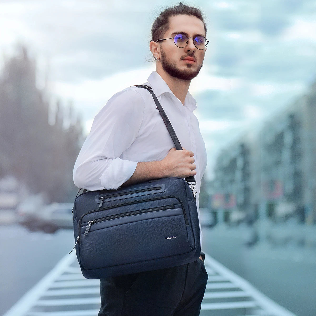 Wasserdichte 14,1-Zoll-Laptop-Aktentasche für Herren 1