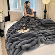 Weiche Kuscheldecke für Erwachsene aus Kunstfell für ganzjährigen Komfort 2