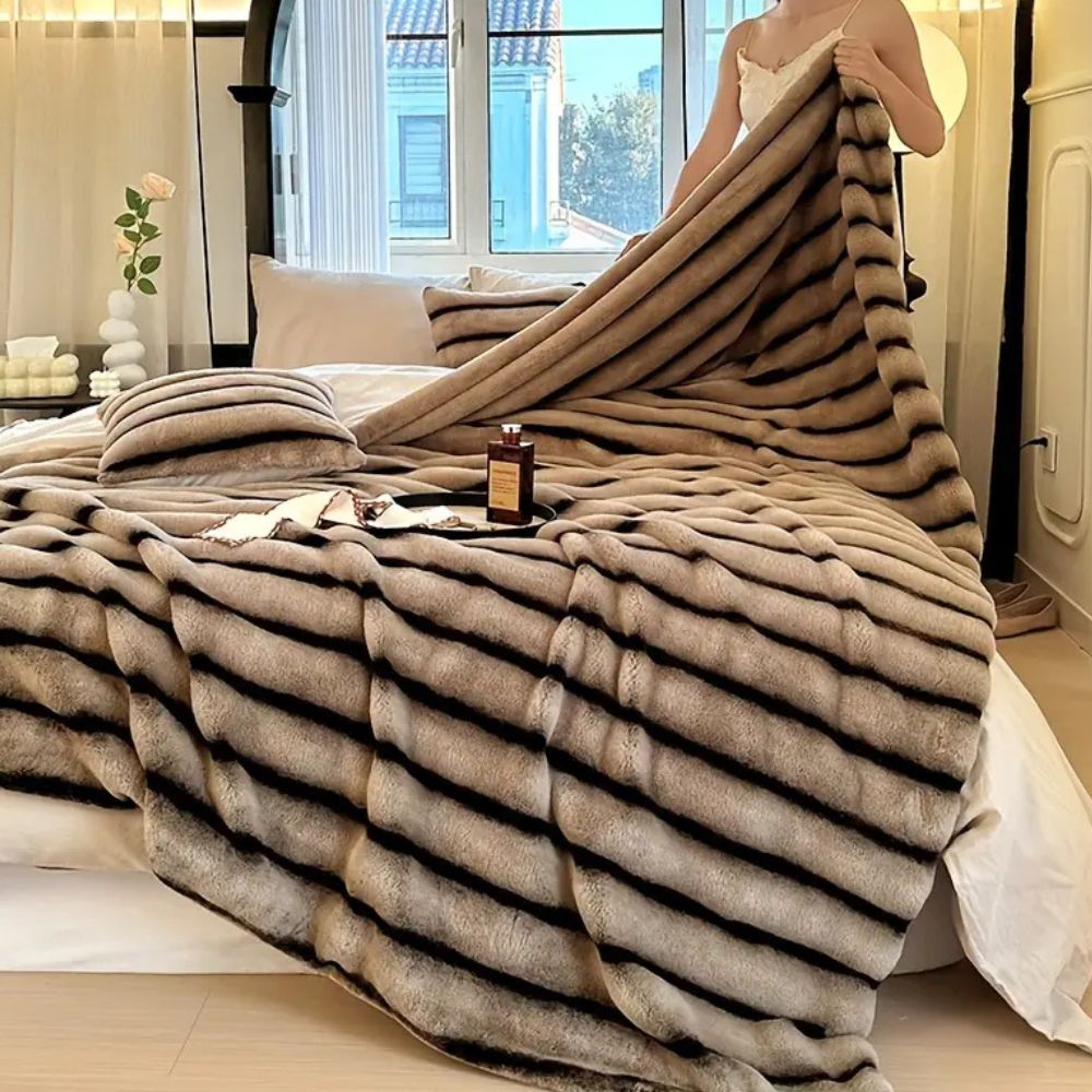 Weiche Kuscheldecke für Erwachsene aus Kunstfell für ganzjährigen Komfort 8
